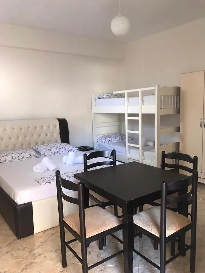 Guest house Guesthouse A&F Ksamil