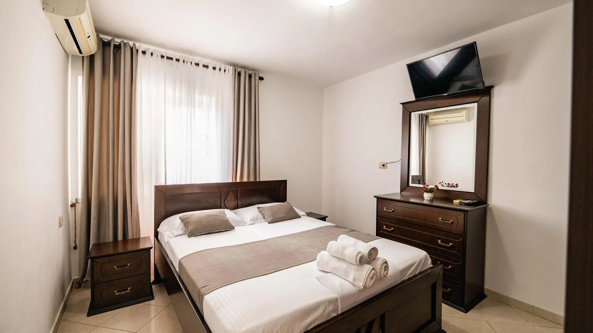 Guest house Guesthouse A&F Ksamil