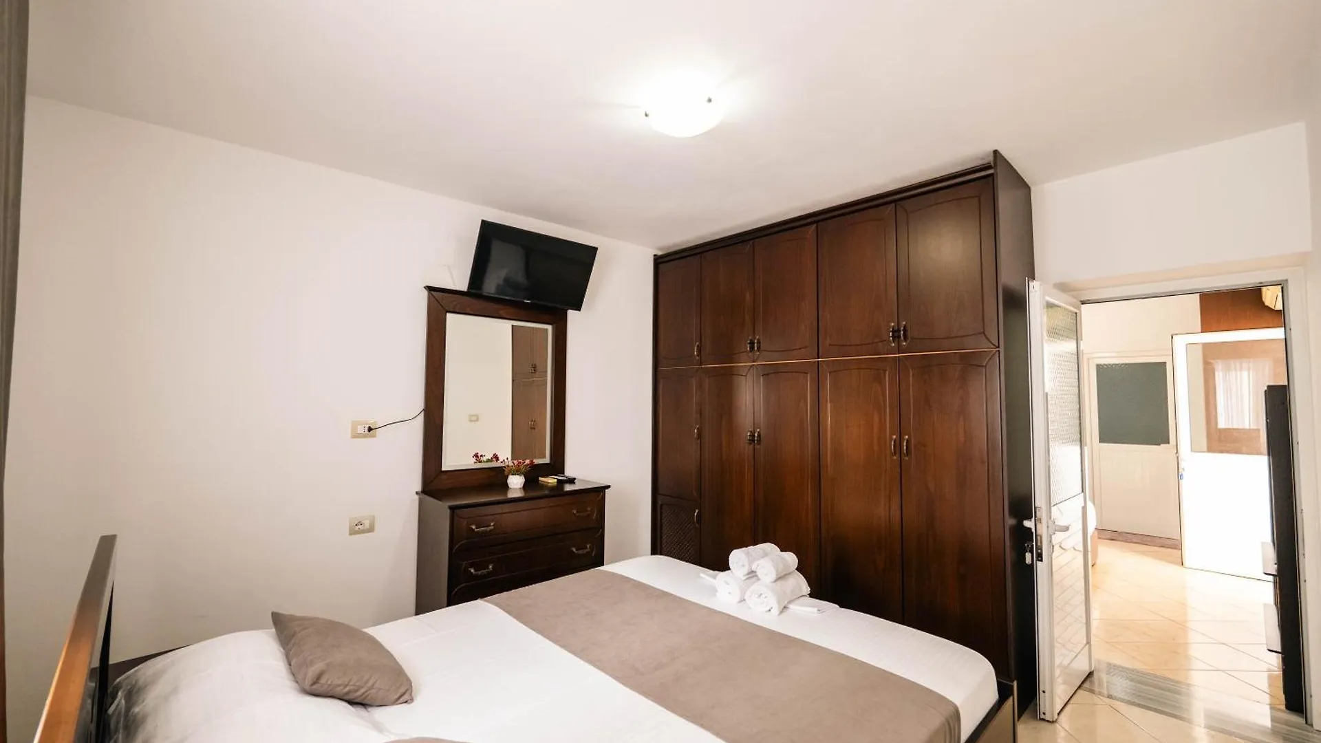 Guest house Guesthouse A&F Ksamil