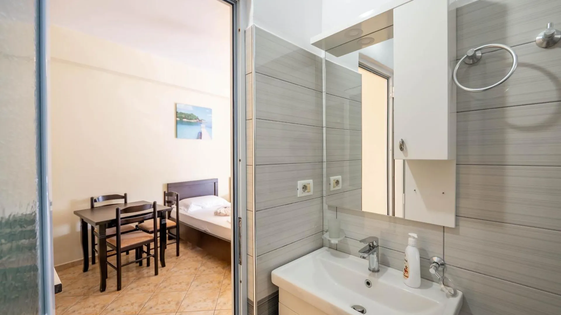 Guesthouse A&F Ksamil Guest house